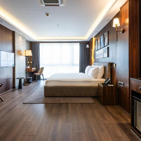 La Quinta By Wyndham Kartal 호텔