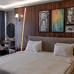 La Quinta By Wyndham Kartal Hotel 3*