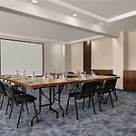Hotel La Quinta By Wyndham Kartal 3*
