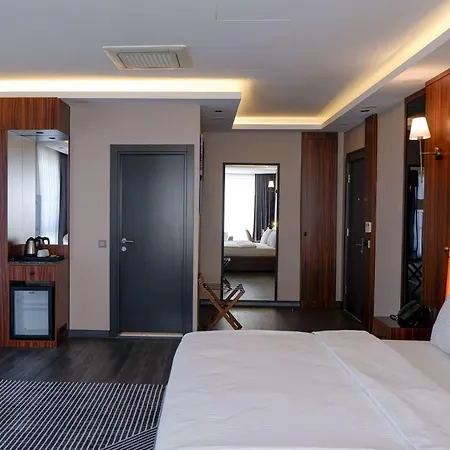Hotel La Quinta By Wyndham Kartal *