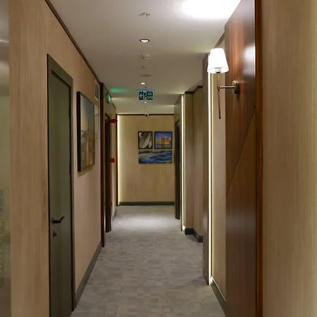 La Quinta By Wyndham Kartal Hotel *