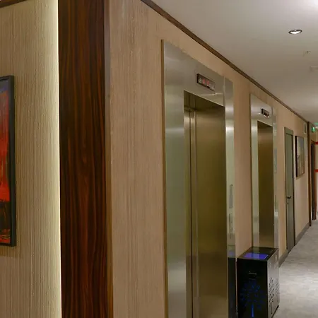 La Quinta By Wyndham Kartal Hotel