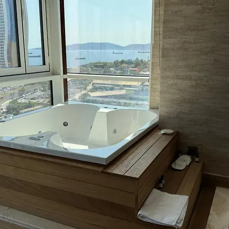 La Quinta By Wyndham Kartal Hotel *