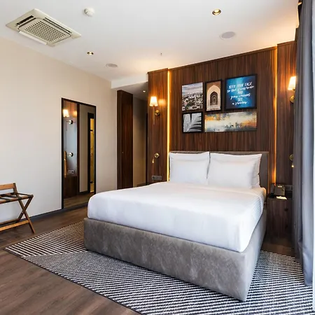 La Quinta By Wyndham Kartal Hotel