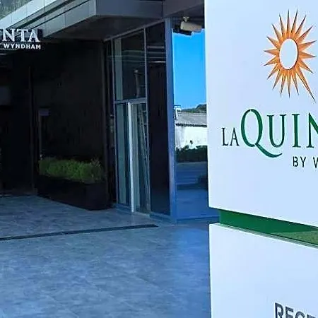 La Quinta By Wyndham Kartal Hotel 4*
