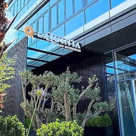 La Quinta By Wyndham Kartal Hotel 4*