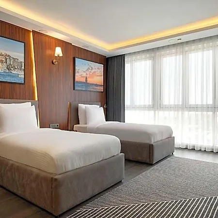 Hotel La Quinta By Wyndham Kartal 4*