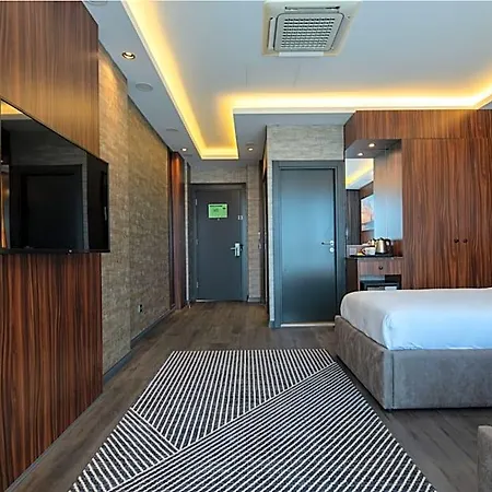 La Quinta By Wyndham Kartal Hotel 4*