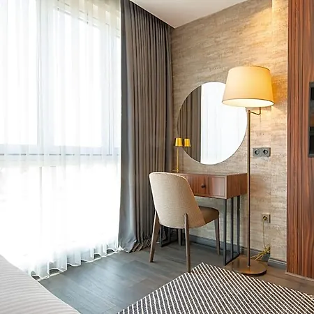 La Quinta By Wyndham Kartal Hotel 4*