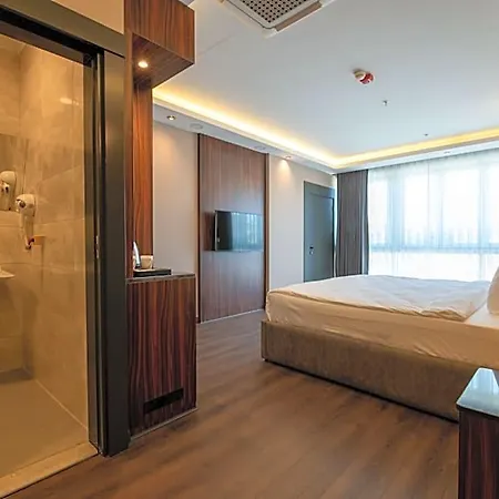 La Quinta By Wyndham Kartal Hotel 4*