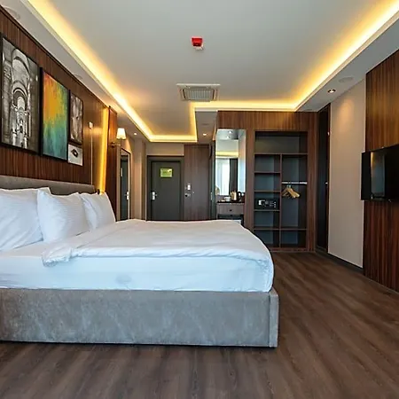 La Quinta By Wyndham Kartal Hotel 4*