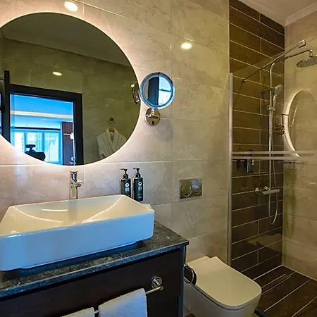 La Quinta By Wyndham Kartal Hotel