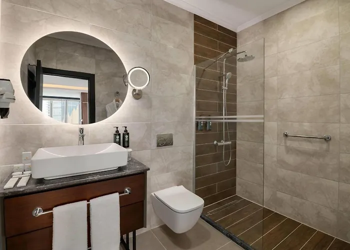 מלון La Quinta By Wyndham Kartal 3*