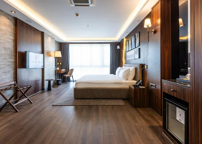 La Quinta By Wyndham Kartal מלון