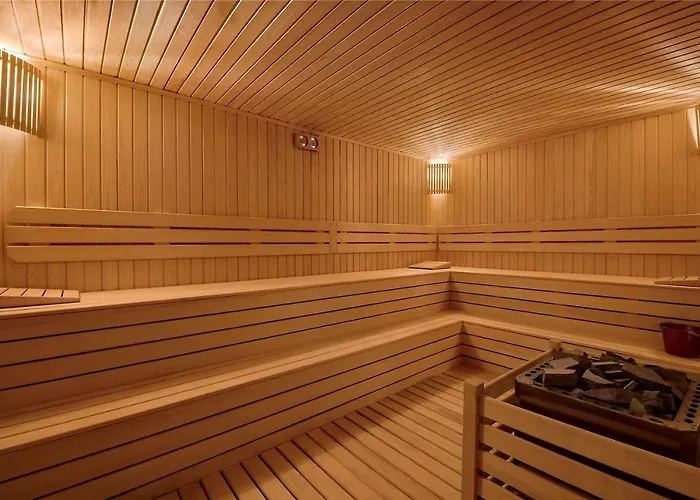 מלון La Quinta By Wyndham Kartal 3*