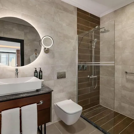 Hotel La Quinta By Wyndham Kartal 4*